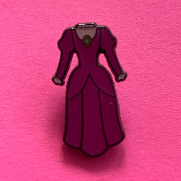 Disney | Villains Dress Cinderella Lady Tramaine Blind Box Enamel Pin - Picture 1 of 2
